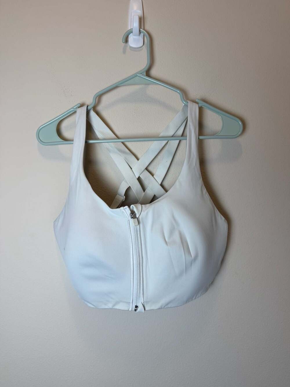 Lululemon Sports Bra Size 38DD White Zip Front Y-Back